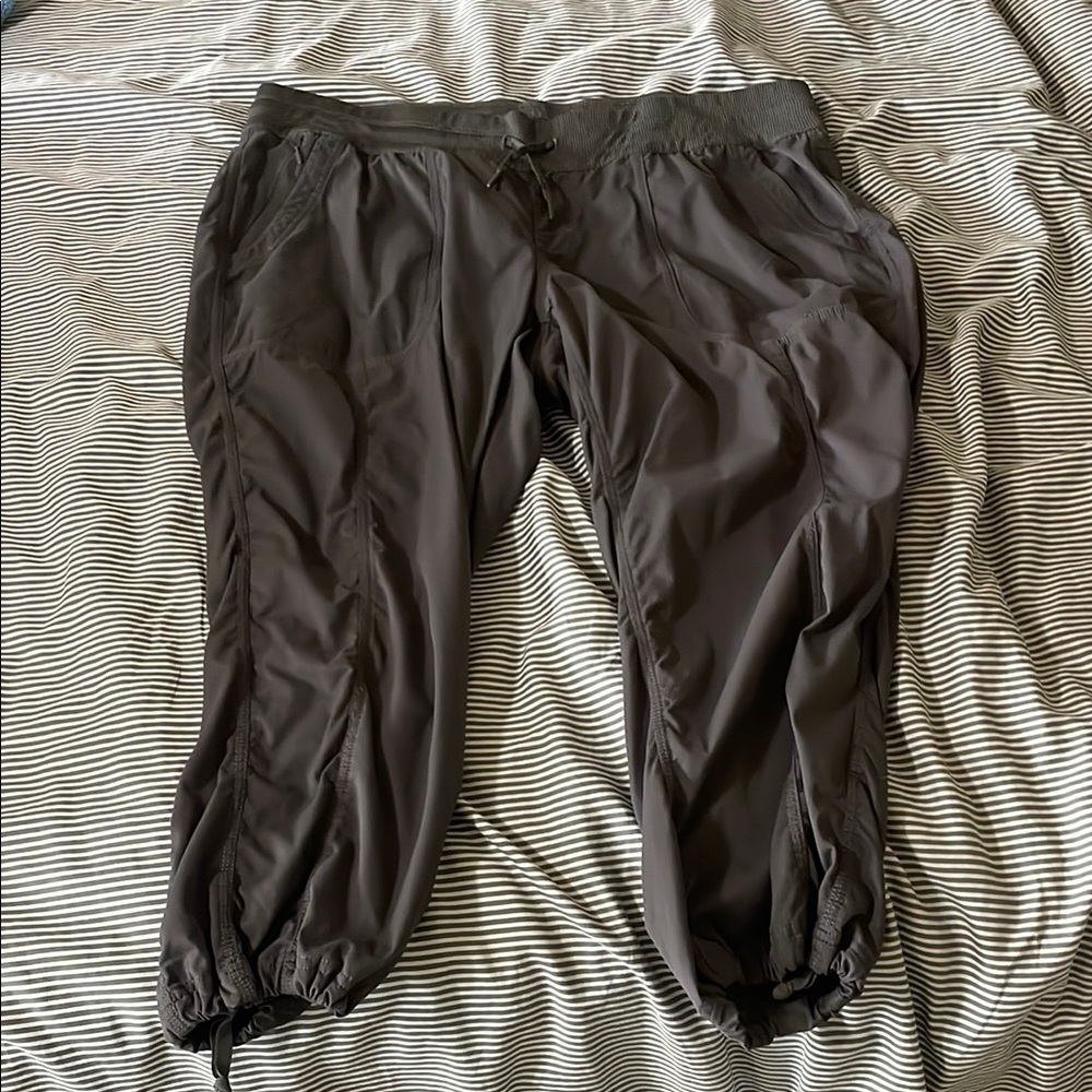 The North Face Gray Jogger Sweatpants Lightweight Elastic Waist